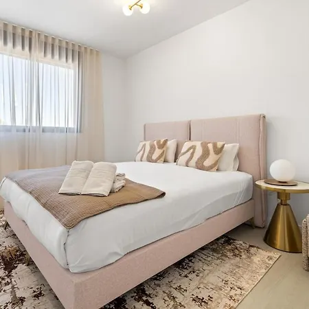 Modern 3-bedroom Camarate Hills Rdr556 * Estepona