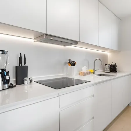 Modern 3-bedroom Camarate Hills Rdr556 * Estepona